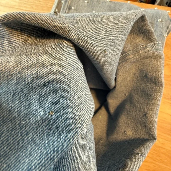 NWT Blank NYC Light Blue Wide Leg Jeans with Pearl Details on front and back - Picture 9 of 12